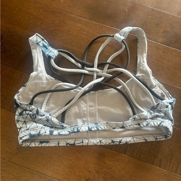 Lululemon free to be sports bra - Picture 3 of 3